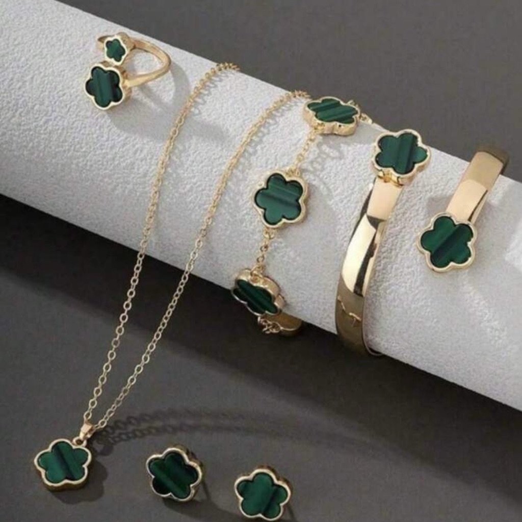 6 Piece : Jewelry Set, Green Lucky Clover